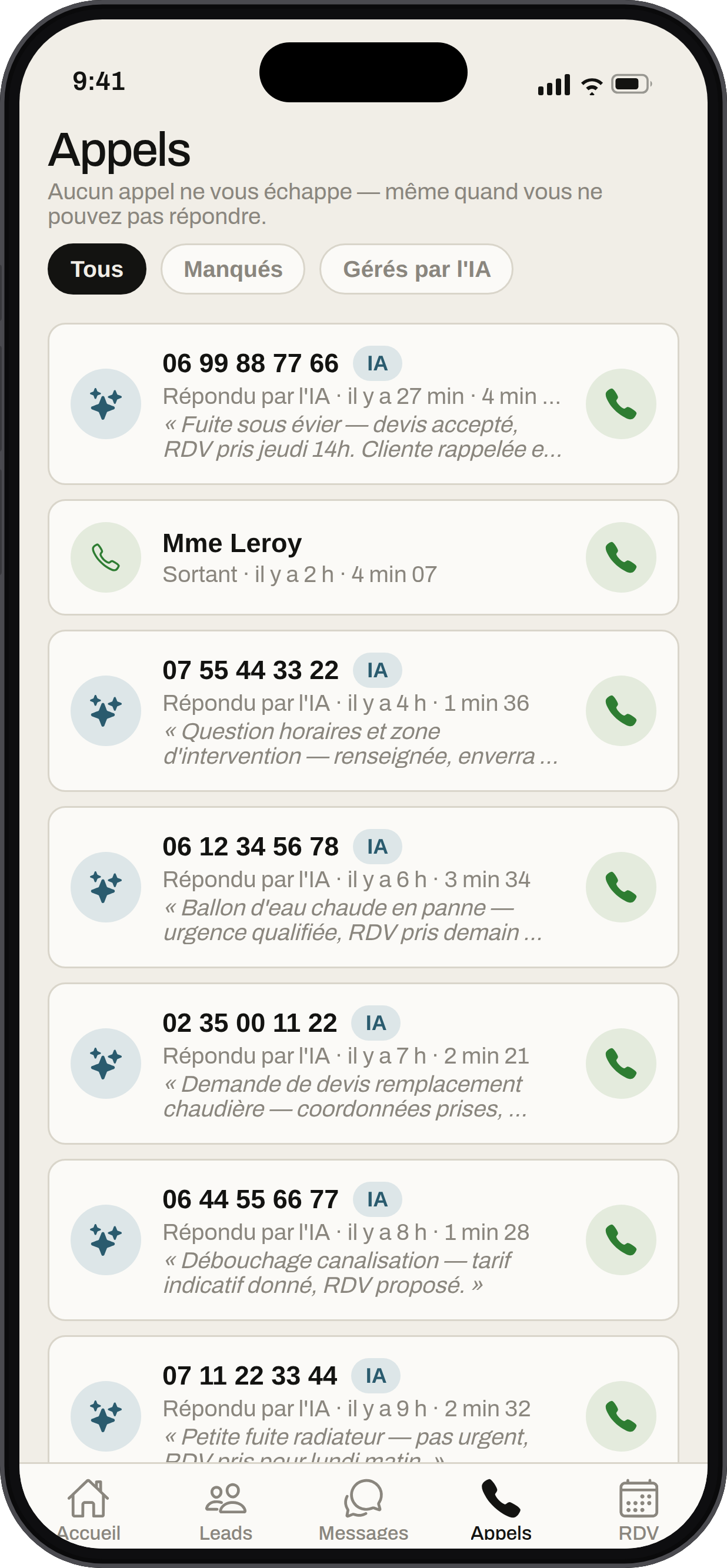 La webapp RevoPro sur iPhone : journal d'appels avec résumés écrits par l'IA et rappel en un tap
